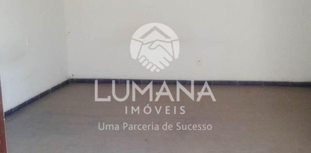 ÁREA INDUSTRIAL-VESPASIANO