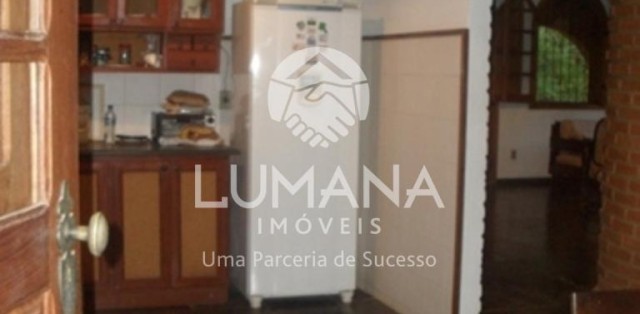 ÁREA  COM CASA NA VÁRZEA