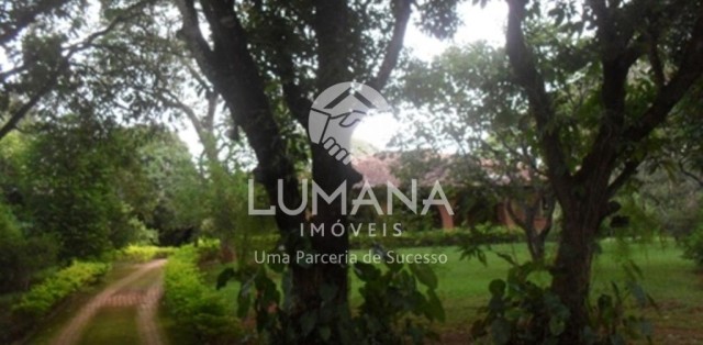 ÁREA  COM CASA NA VÁRZEA