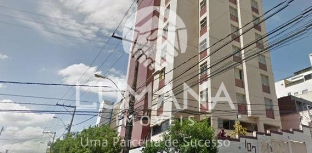 PRÉDIO COM ELEVADOR 