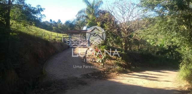 FAZENDA EM CAETÉ