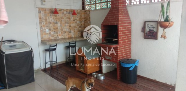 CASA EM VESPASIANO 