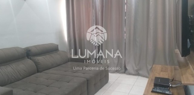 CASA EM VESPASIANO 