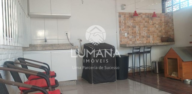 CASA EM VESPASIANO 