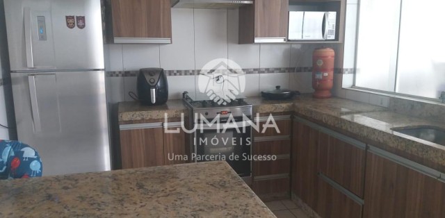 CASA EM VESPASIANO 