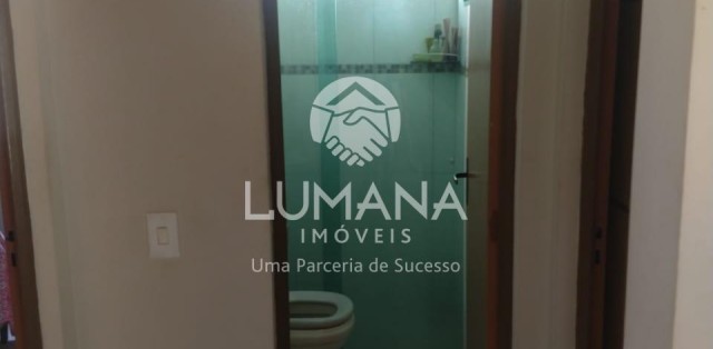 CASA EM VESPASIANO 