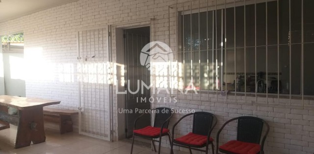 CASA EM VESPASIANO 