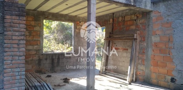 LOTE COM CONSTRUÇÃO