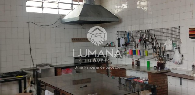 PRÉDIO COMERCIAL