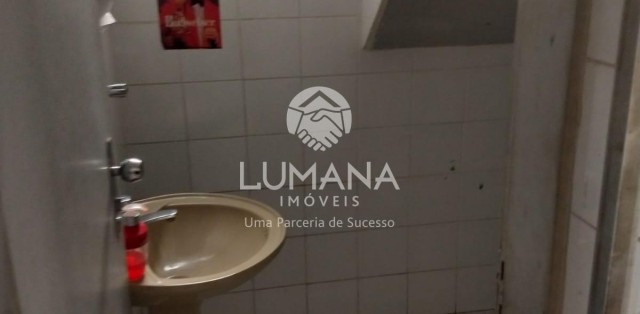 PRÉDIO COMERCIAL