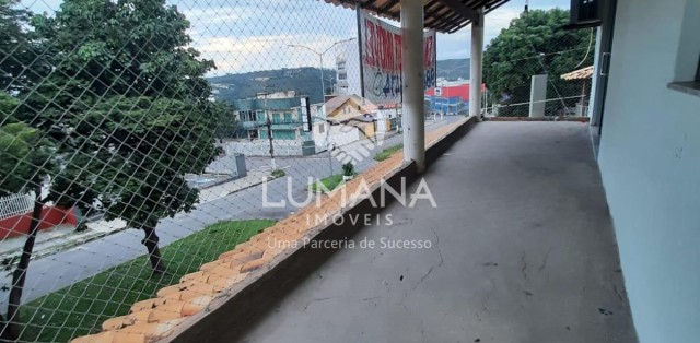 PRÉDIO COMERCIAL 