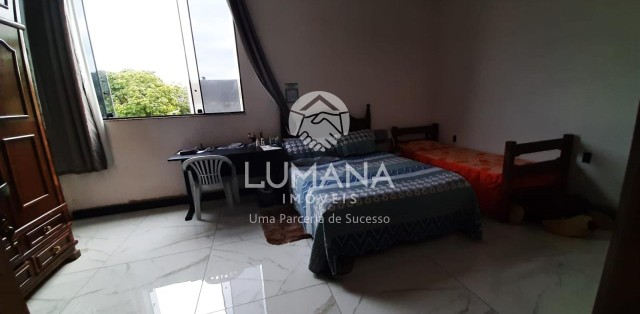 PRÉDIO COMERCIAL 