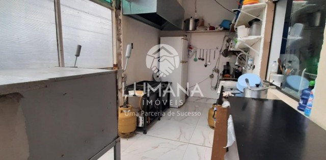 PRÉDIO COMERCIAL 