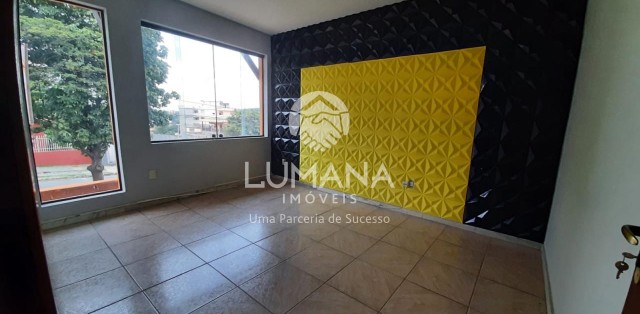 PRÉDIO COMERCIAL 