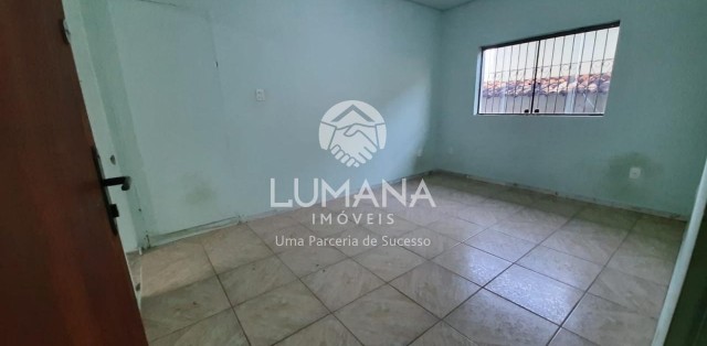 PRÉDIO COMERCIAL 