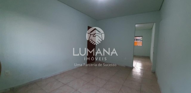 PRÉDIO COMERCIAL 