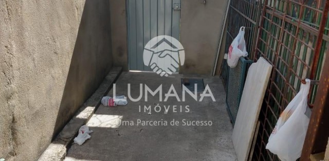 PRÉDIO COMERCIAL 