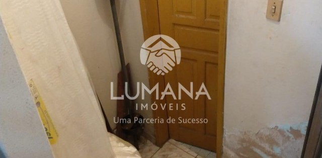 PRÉDIO COMERCIAL 