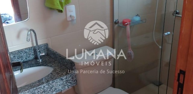 PRÉDIO COMERCIAL 
