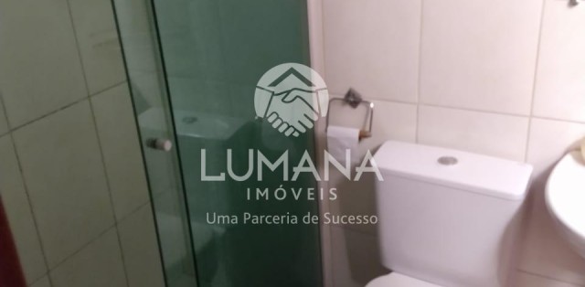 PRÉDIO COMERCIAL 