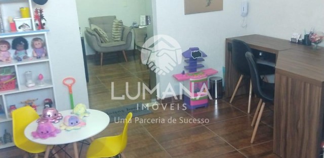 PRÉDIO COMERCIAL 