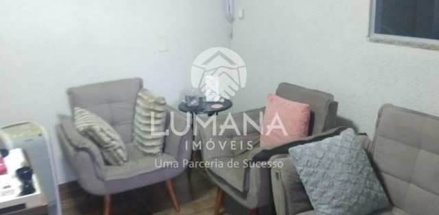 PRÉDIO COMERCIAL 
