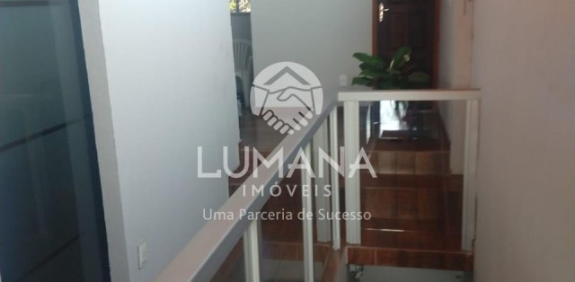 PRÉDIO COMERCIAL 