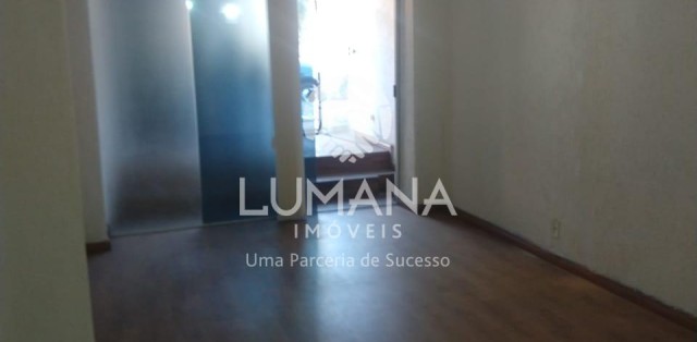 PRÉDIO COMERCIAL 