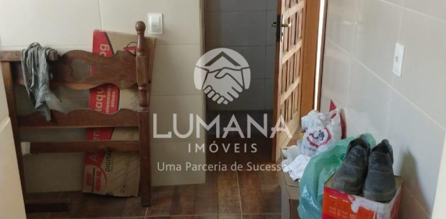 PRÉDIO COMERCIAL 