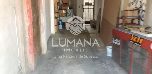 PRÉDIO COMERCIAL 
