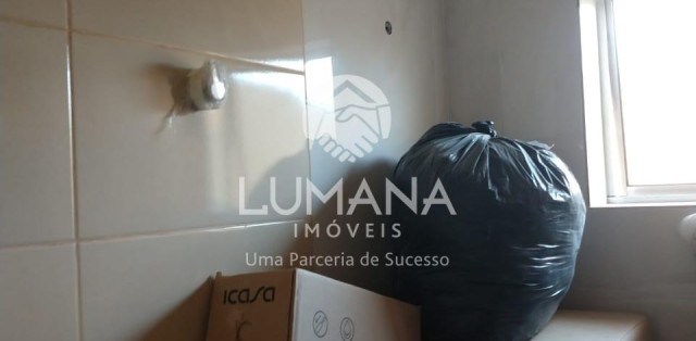 PRÉDIO COMERCIAL 