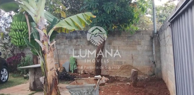 CASA COM TERRAÇO 