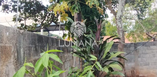 CASA COM TERRAÇO 