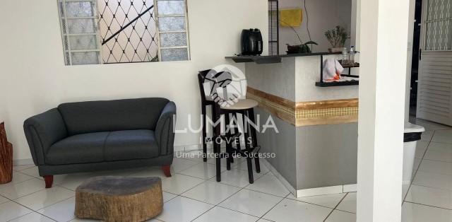 CASA COM TERRAÇO 