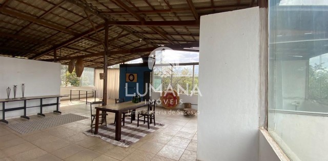 CASA COM TERRAÇO 