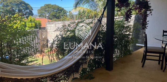 CASA COM TERRAÇO 