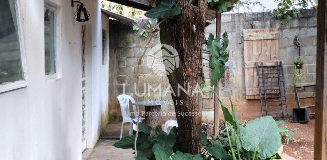 CASA COM TERRAÇO 
