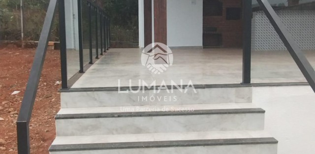 CASA EM CONDOMÍNO
