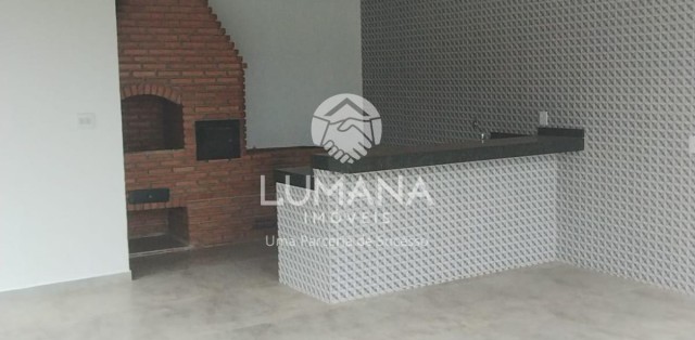 CASA EM CONDOMÍNO