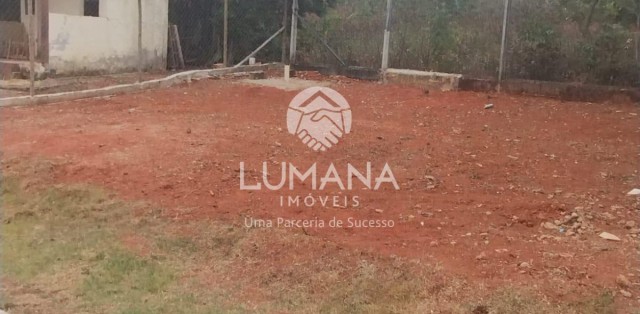CASA EM CONDOMÍNO