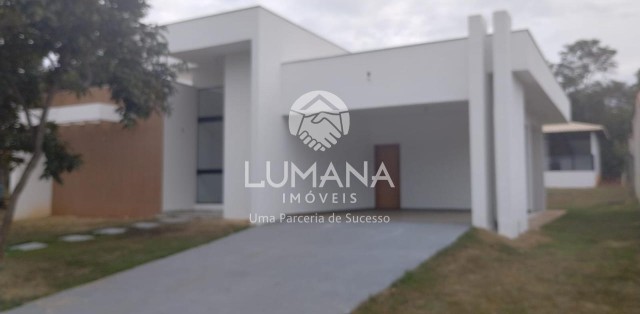 CASA EM CONDOMÍNO
