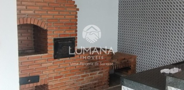 CASA EM CONDOMÍNO