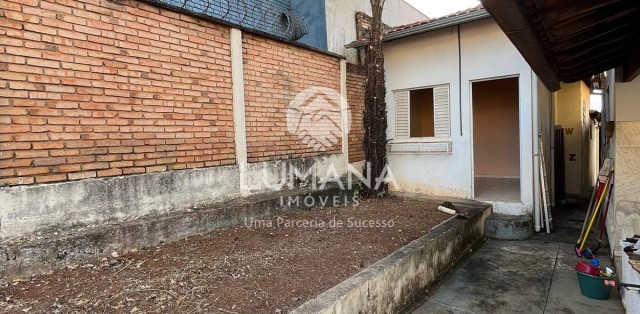 CENTRO - AO LADO DA PREFEITURA 