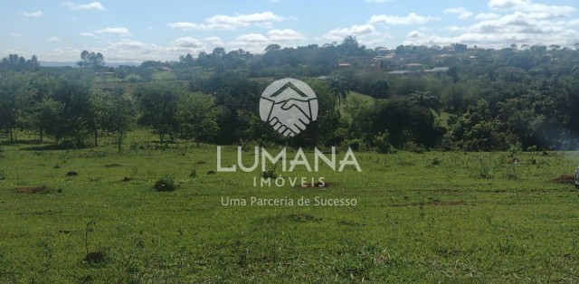 Área/ Sessenta e três hectares