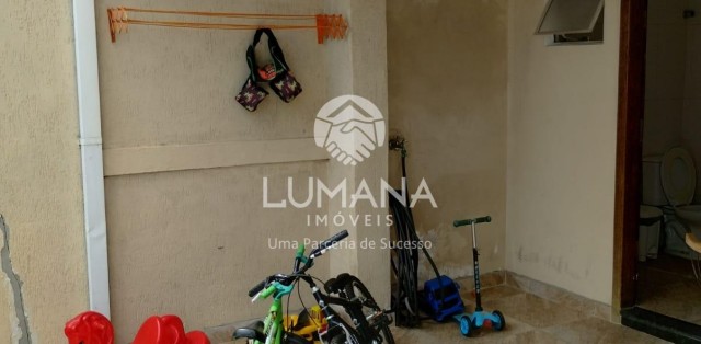 CASA COM PISCINA 