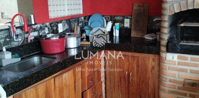 CASA COM PISCINA 