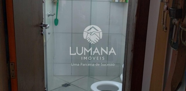 CASA COM PISCINA 