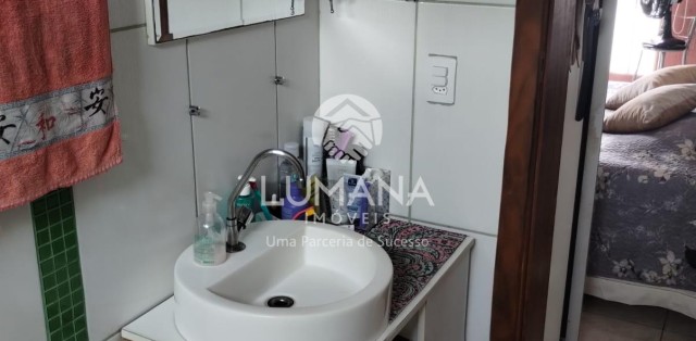 CASA COM PISCINA 