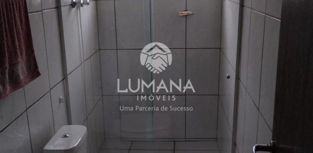 CASA COM PISCINA 