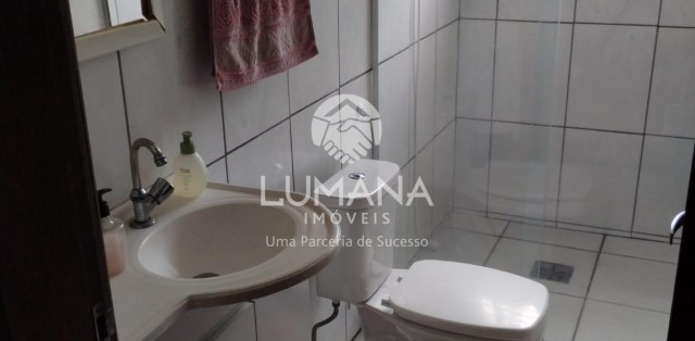 CASA COM PISCINA 